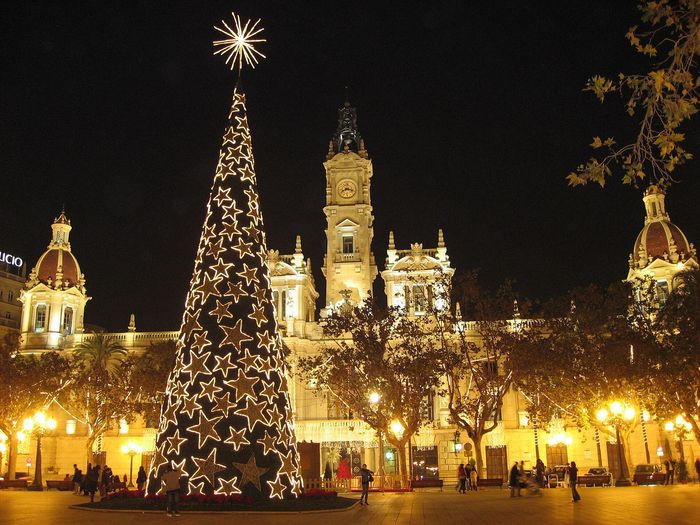New Year's Eve in Valencia: the square, two fireworks shows and chimes at noon