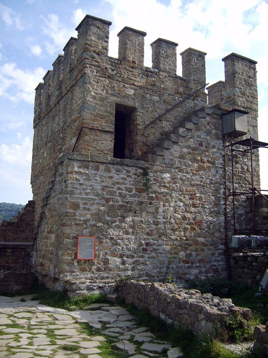 The Veliko Tarnovo the guidebooks skip