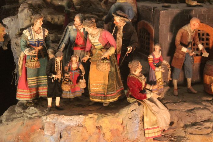 A detail of the Presepe Cuciniello at the San Martino museum, with 18th-century figures in folk costume (photographed in 2013).