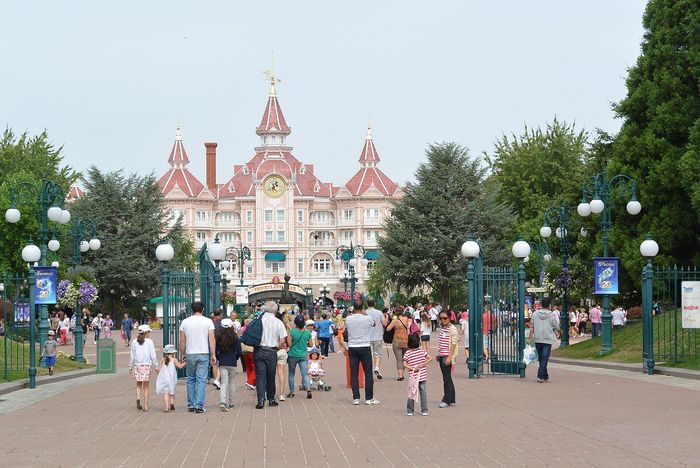 Disneyland Paris Tickets: One Park or Two, and How to Get There