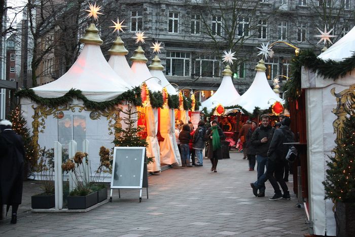 Hamburg Christmas markets: Rathausmarkt, Jungfernstieg, Santa Pauli