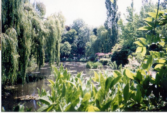 Stepenice na Monmartru. Kvart je najjeftiniji u kome zaista želiš da budeš — po cenu toga što se svakog dana penješ kući.