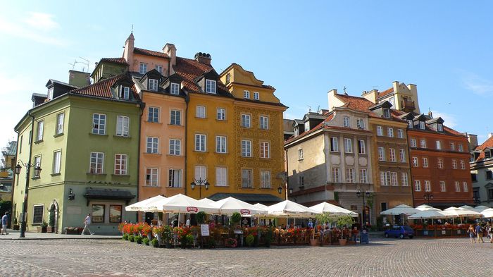 Palata kulture i nauke, u stilu sedam moskovskih visokih zgrada iz istog vremena.