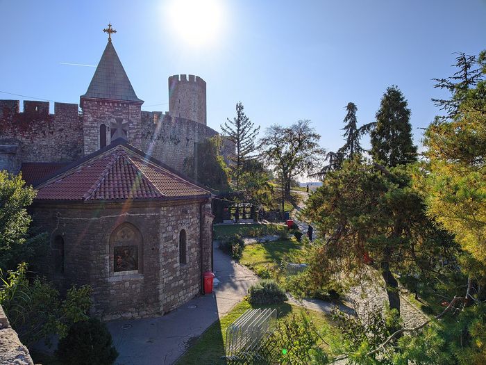 Beograd van glavne ose: bunker, Nebojšina kula i Kuća cveća