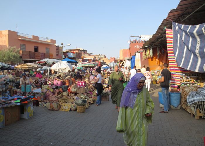 Haggling in Marrakech: a benchmark instead of the rule of thirds