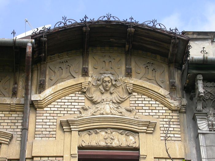 Timișoara beyond the three squares: a skansen, a park, Art Nouveau