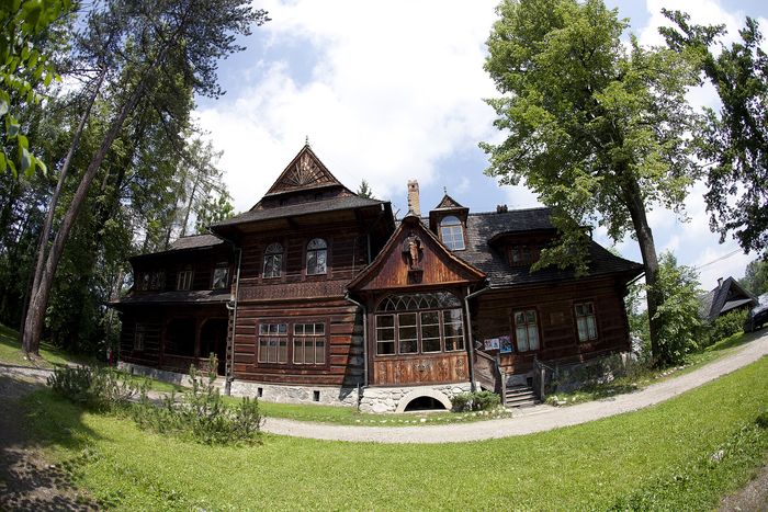 Zakopane iza Krupówki: privatna kuća, bliža dolina i kapela u šumi